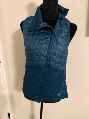 Nike Teal Hooded Jacket with Quilted Trim - Running Vest